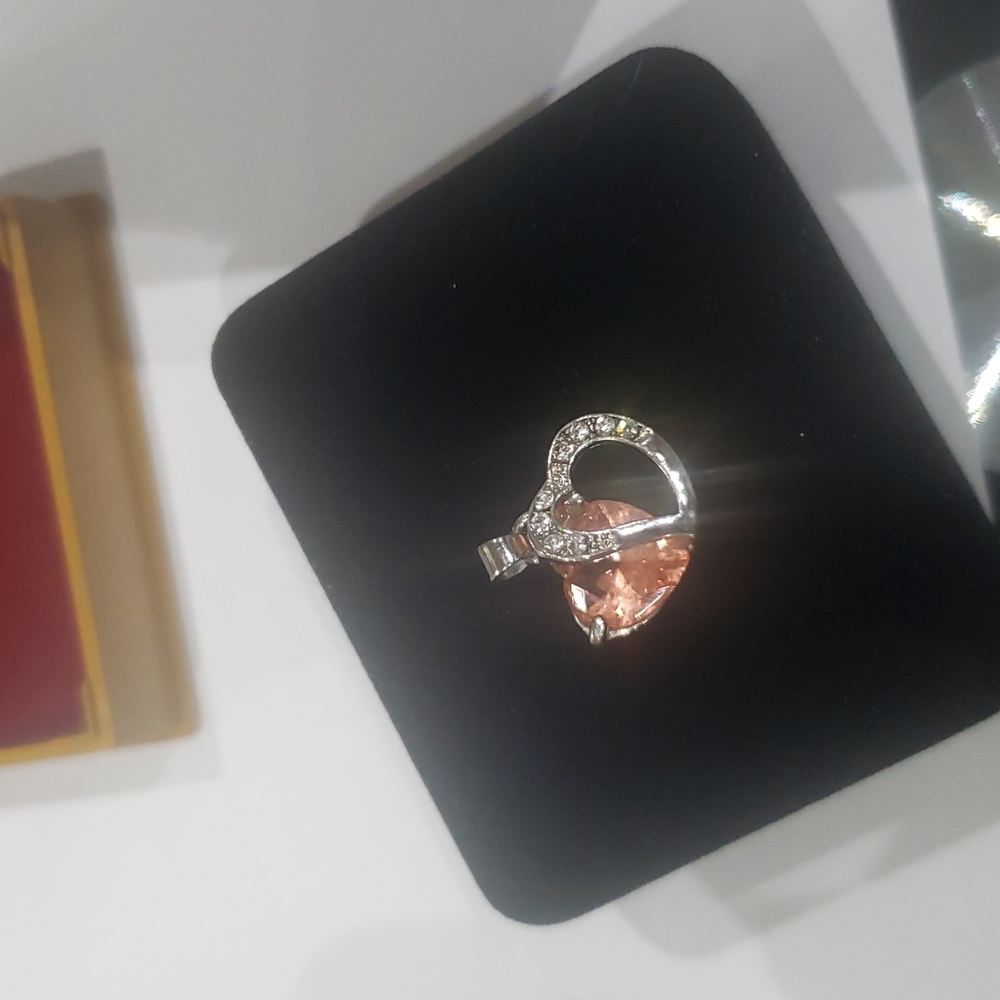 Pedant only ❤ 🤍 - Picture 2 of 3